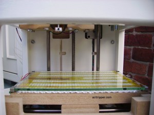 Heated build platform from front